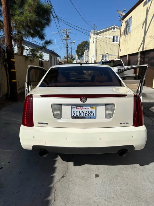 2005 Cadillac STS-V - Image 4 of 5