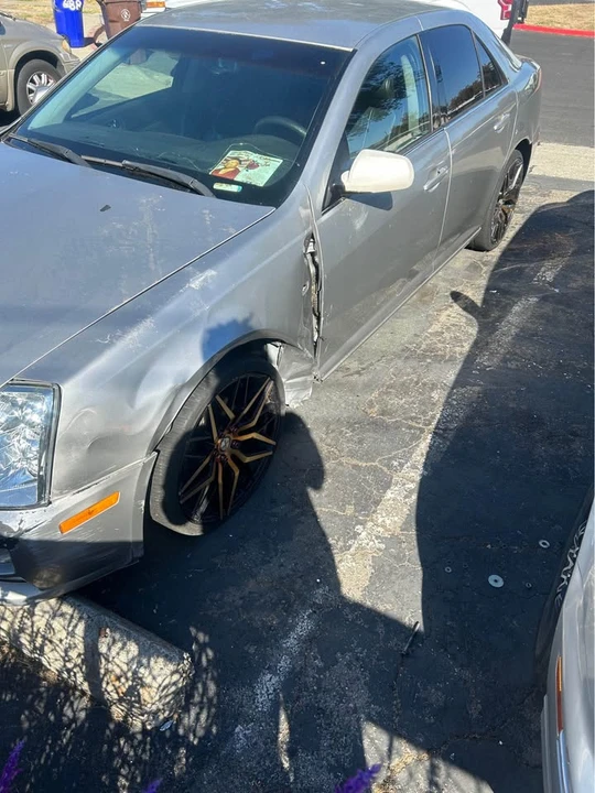 2005 Cadillac STS-V - Image 2 of 9