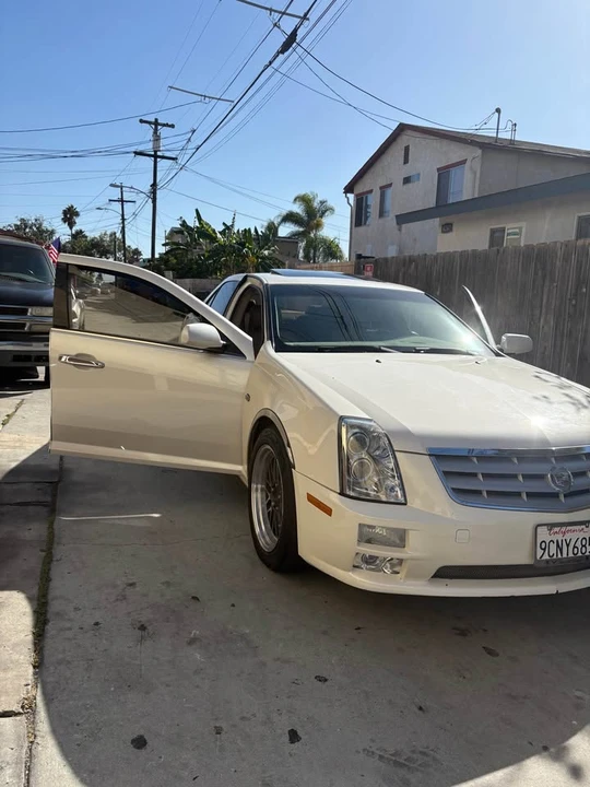 2005 Cadillac STS-V - Image 3 of 5