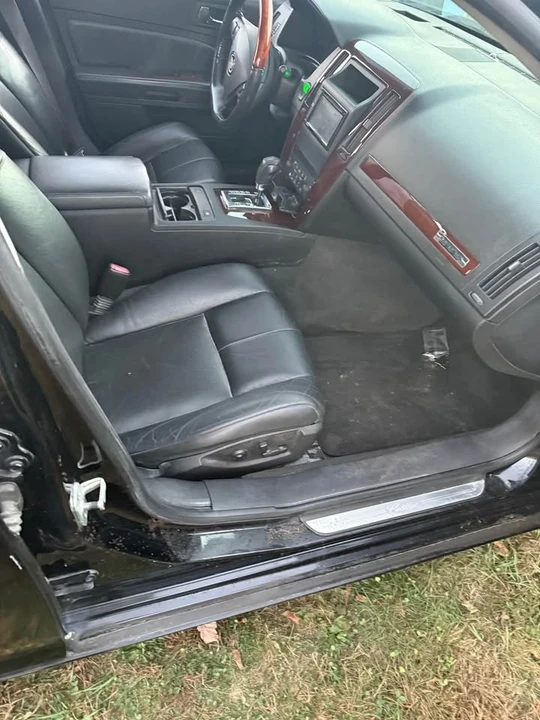 2005 Cadillac STS-V - Image 9 of 12