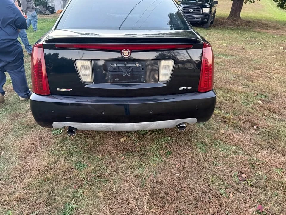 2005 Cadillac STS-V - Image 4 of 12