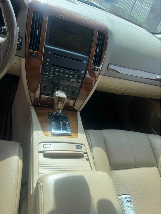 2005 Cadillac STS-V - Image 10 of 12
