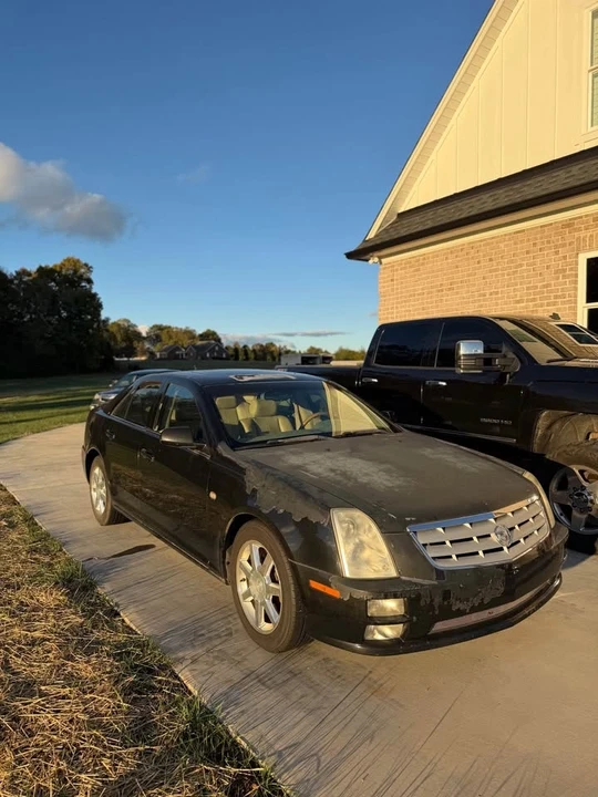 2005 Cadillac STS-V - Image 2 of 10