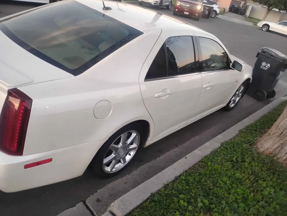2005 Cadillac STS-V - Image 5 of 10