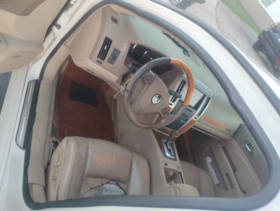 2005 Cadillac STS-V - Image 6 of 10