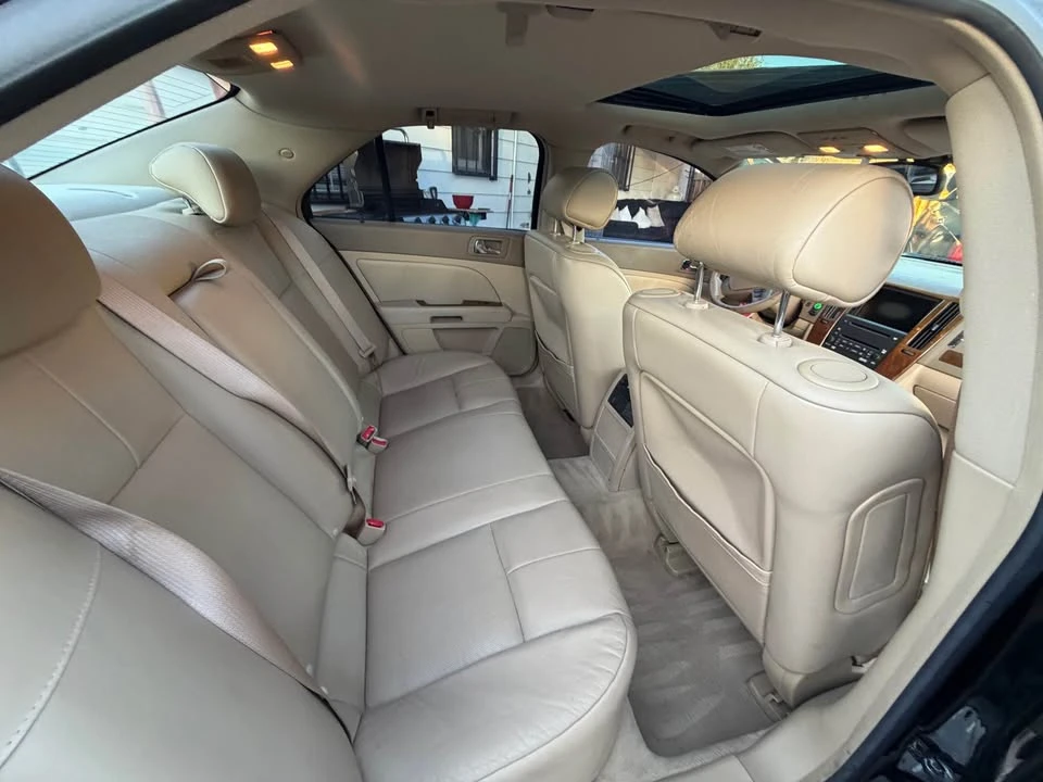 2005 Cadillac STS - Image 16 of 17