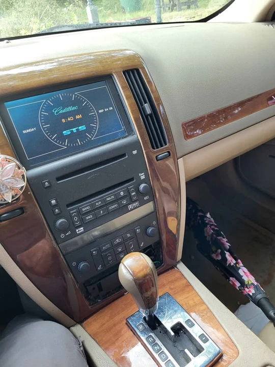 2005 Cadillac STS - Image 10 of 11