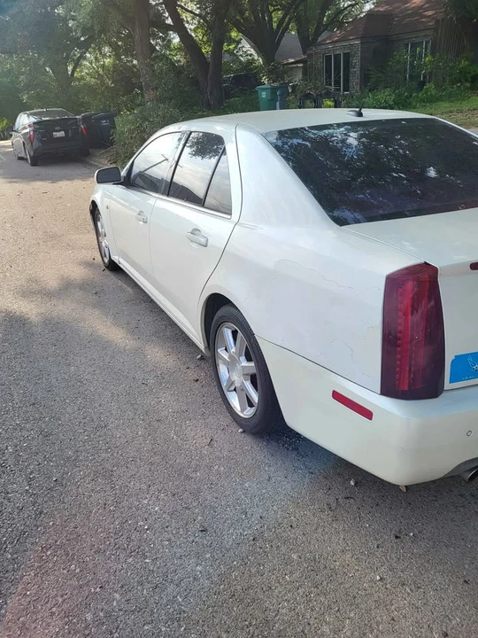 2005 Cadillac STS - Image 4 of 11