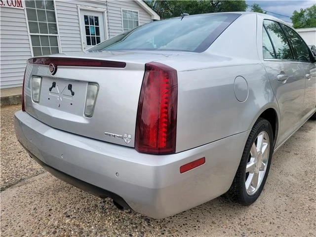 2005 Cadillac STS - Image 13 of 21