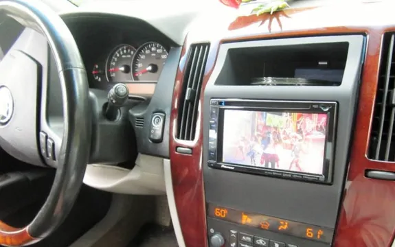 2005 Cadillac STS - Image 2 of 4