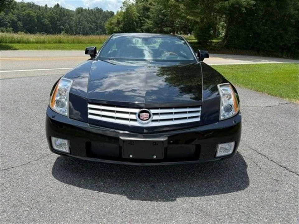 2005 Cadillac XLR - Image 6 of 19