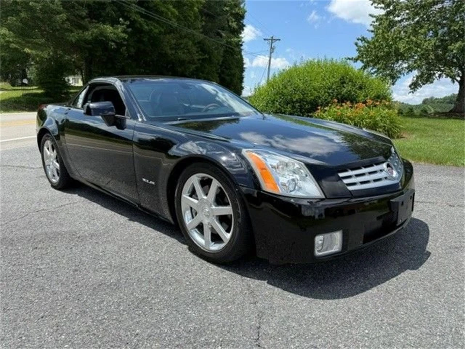 2005 Cadillac XLR - Image 5 of 19