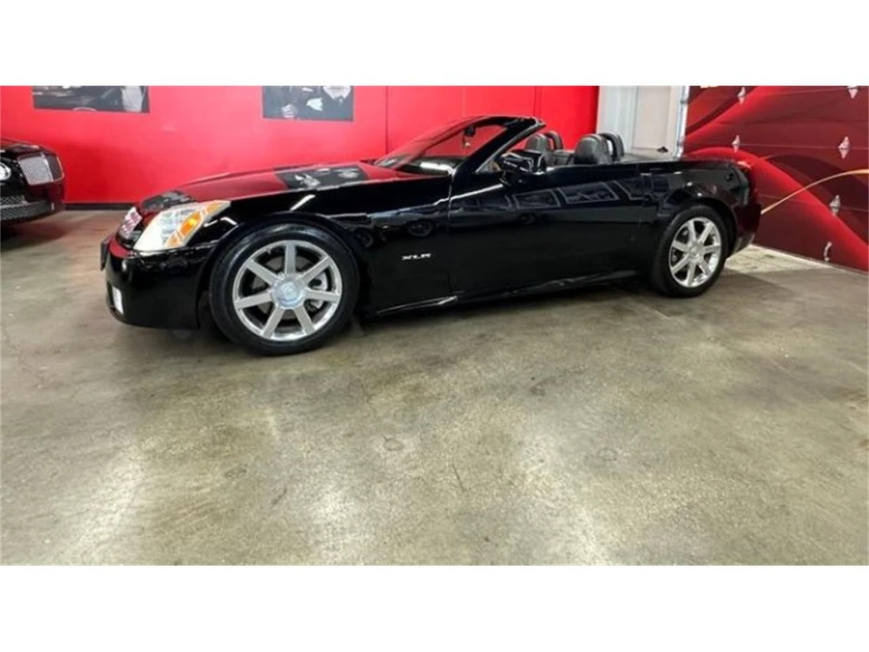 2005 Cadillac XLR - Image 19 of 19