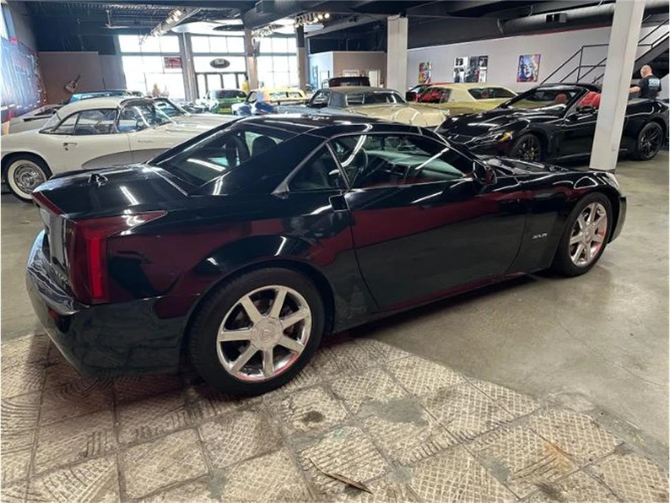 2005 Cadillac XLR - Image 13 of 19