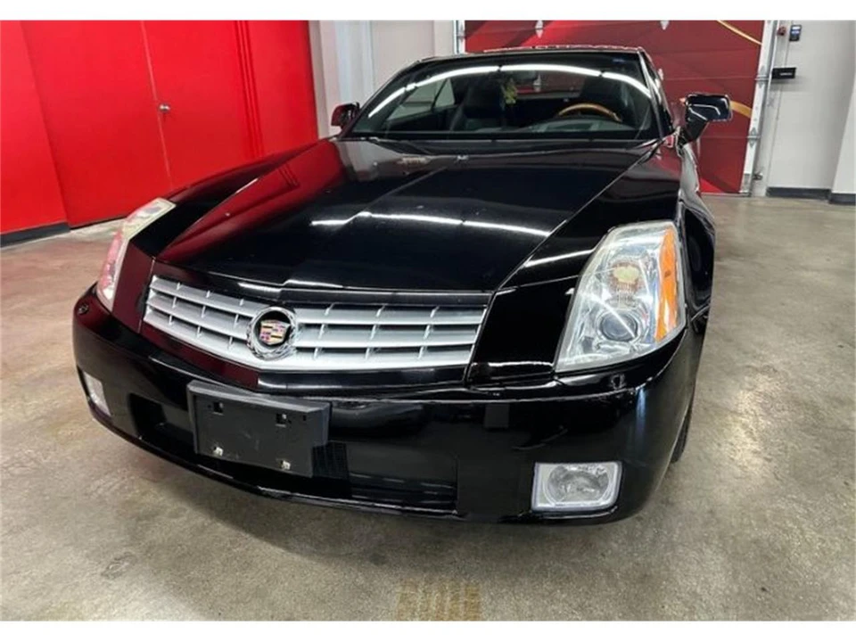 2005 Cadillac XLR - Image 16 of 19