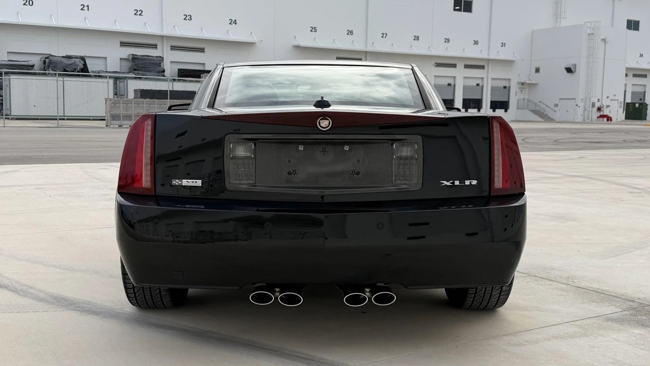2005 Cadillac XLR - Image 13 of 31