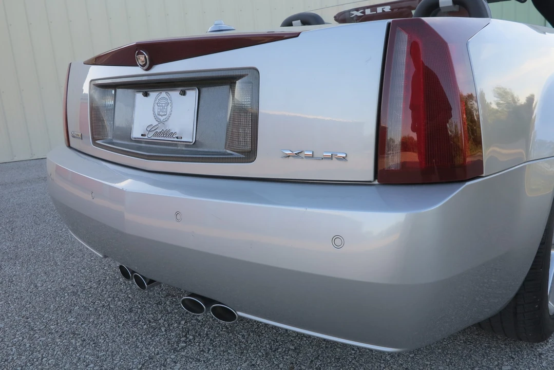 2005 Cadillac XLR - Image 19 of 31