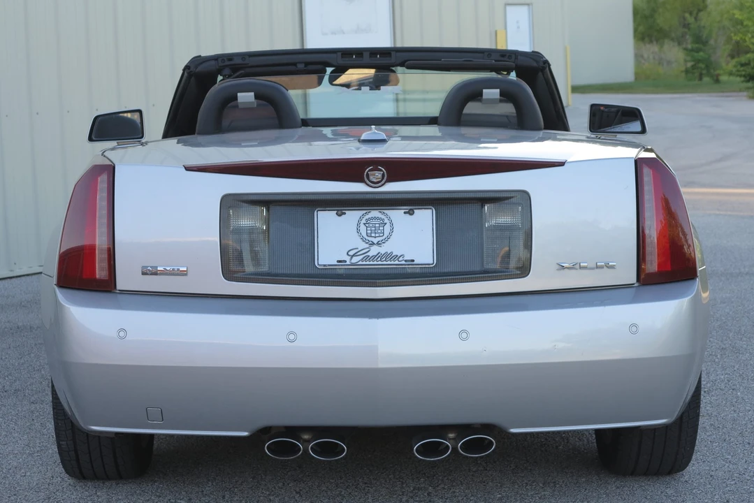 2005 Cadillac XLR - Image 5 of 31