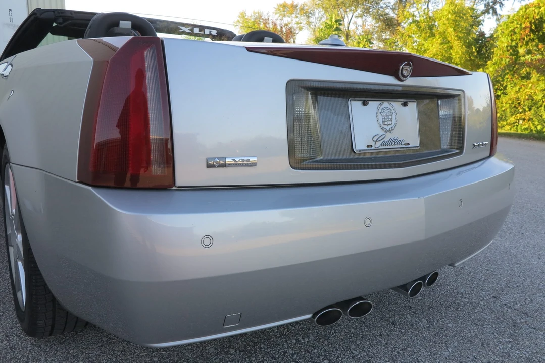 2005 Cadillac XLR - Image 20 of 31