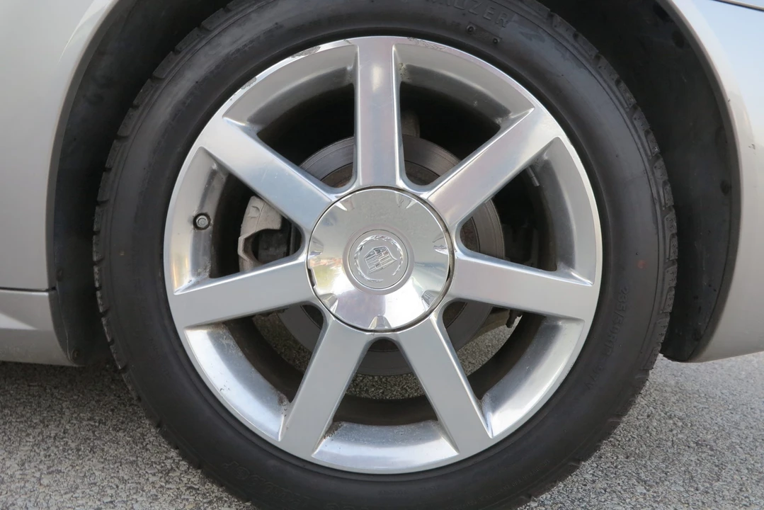 2005 Cadillac XLR - Image 30 of 31