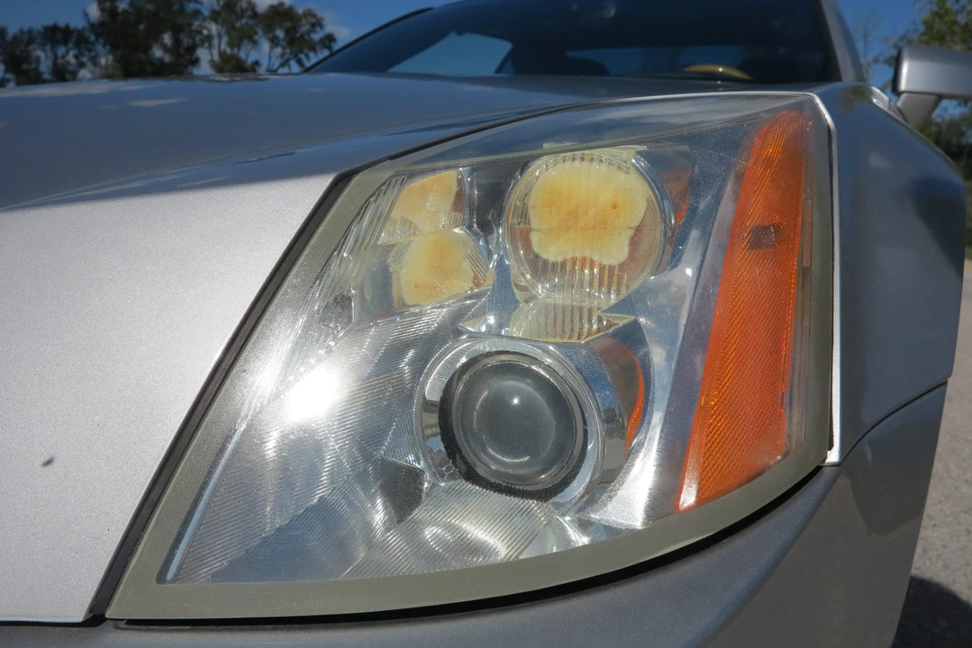 2005 Cadillac XLR - Image 23 of 31