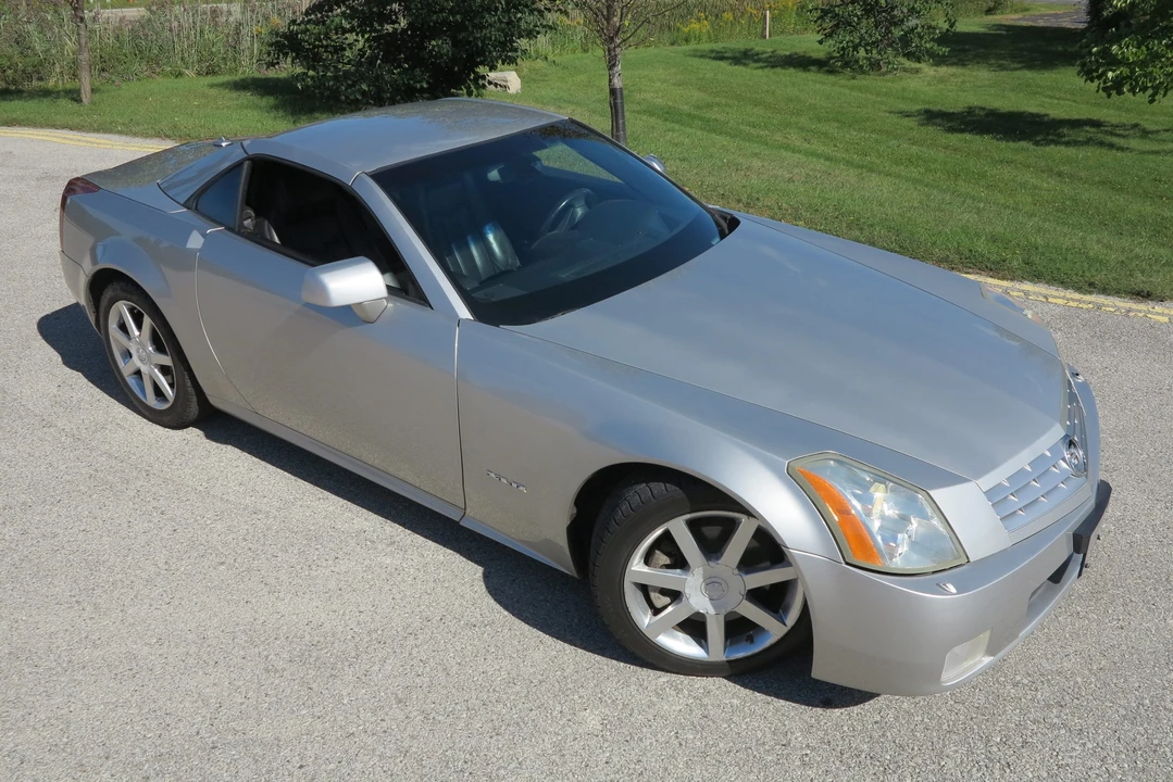 2005 Cadillac XLR - Image 12 of 31