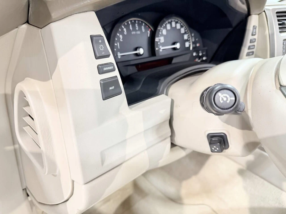 2005 Cadillac XLR - Image 28 of 31