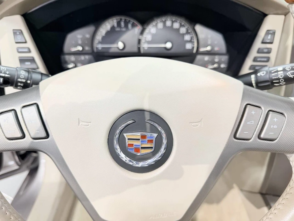 2005 Cadillac XLR - Image 30 of 31