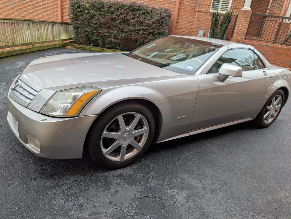 2005 Cadillac XLR - Image 2 of 31