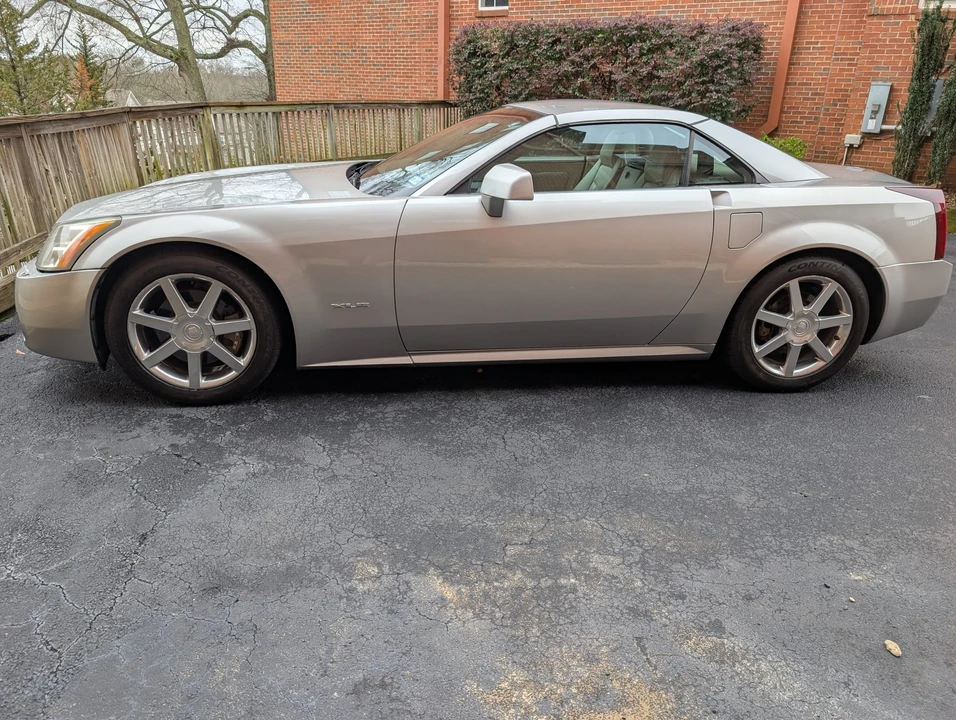 2005 Cadillac XLR - Image 15 of 31