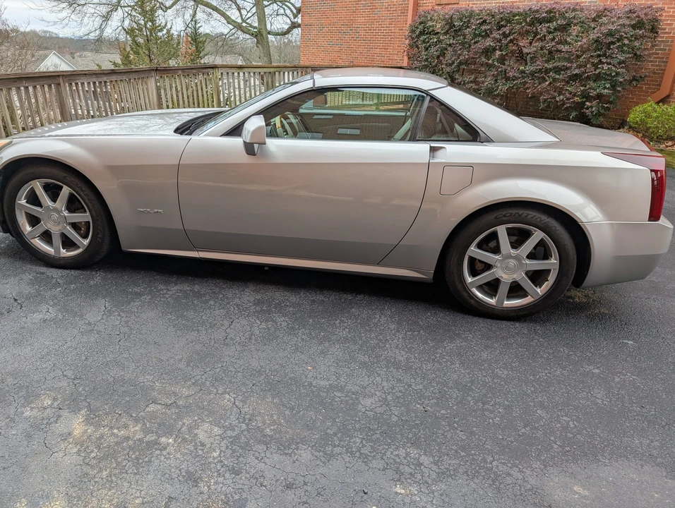 2005 Cadillac XLR - Image 14 of 31