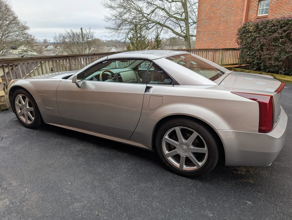 2005 Cadillac XLR - Image 13 of 31