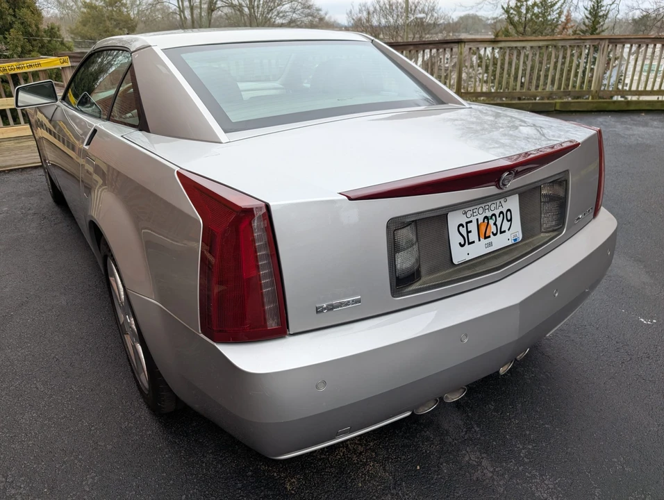 2005 Cadillac XLR - Image 10 of 31