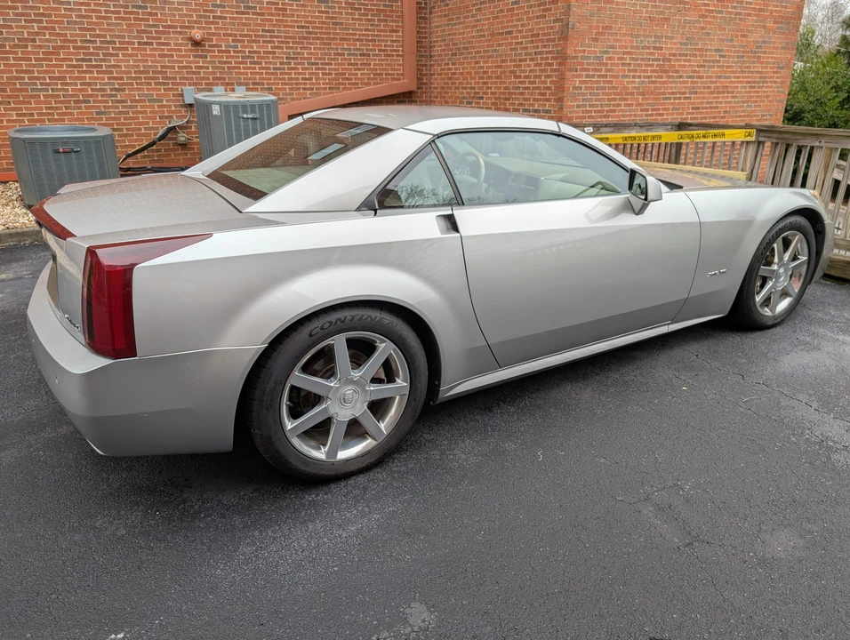 2005 Cadillac XLR - Image 6 of 31