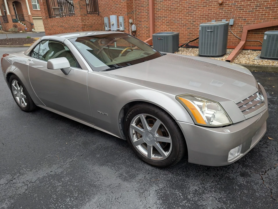 2005 Cadillac XLR - Image 3 of 31
