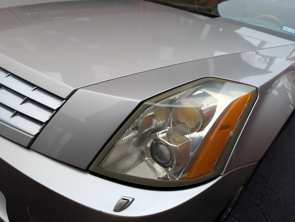 2005 Cadillac XLR - Image 22 of 31