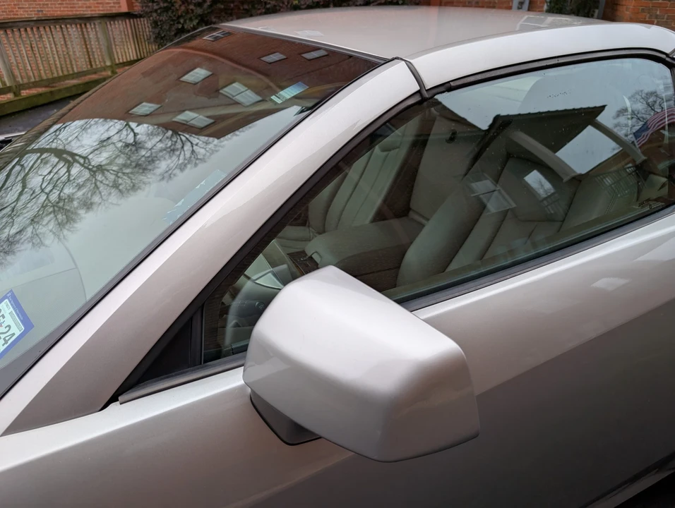 2005 Cadillac XLR - Image 19 of 31