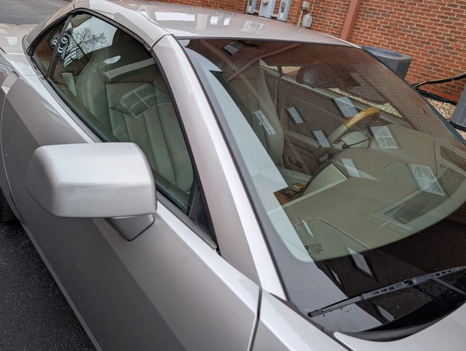 2005 Cadillac XLR - Image 27 of 31