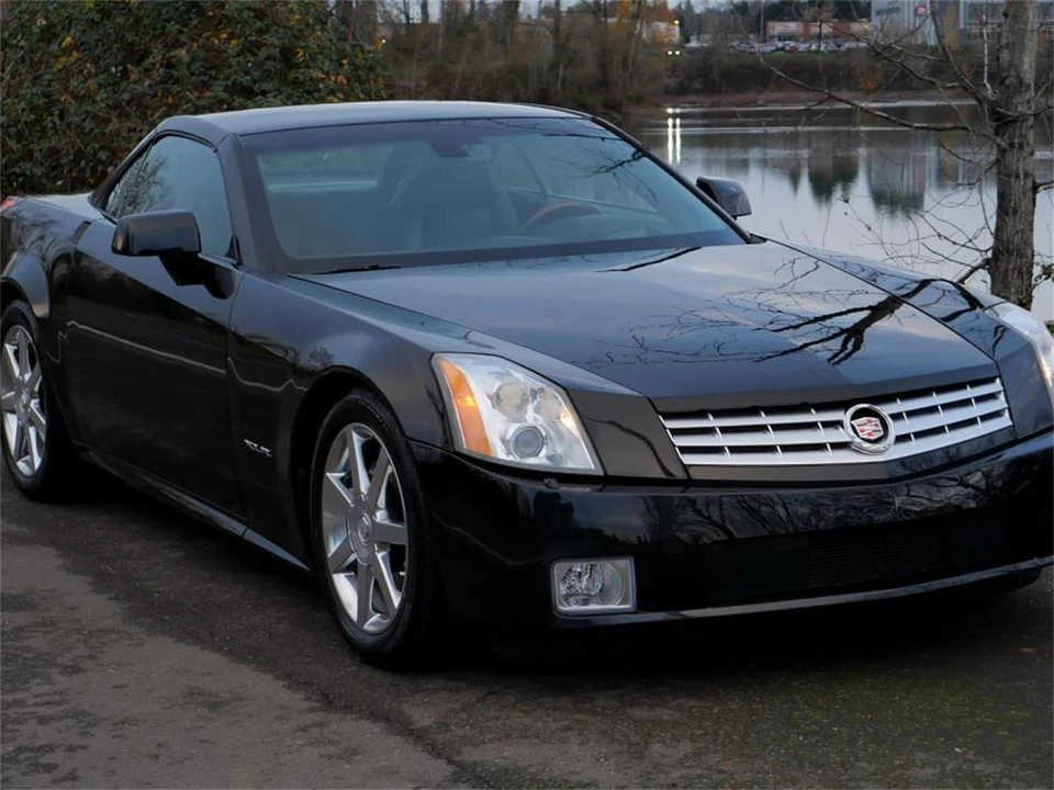 2005 Cadillac XLR - Image 8 of 31