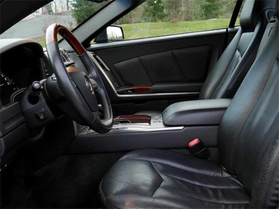 2005 Cadillac XLR - Image 11 of 31
