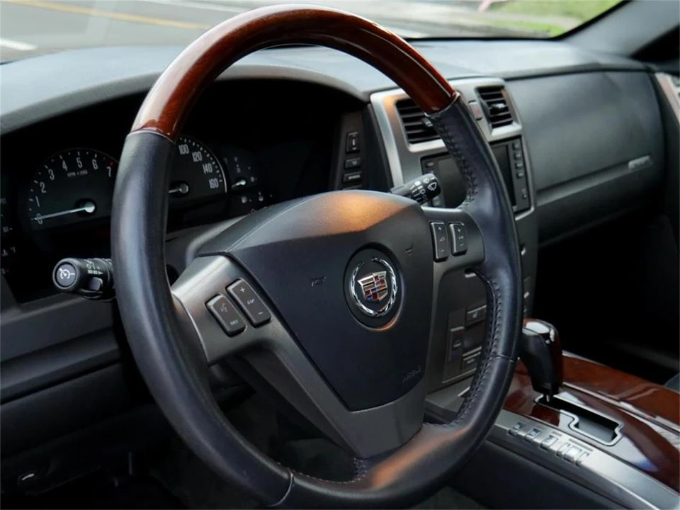 2005 Cadillac XLR - Image 14 of 31