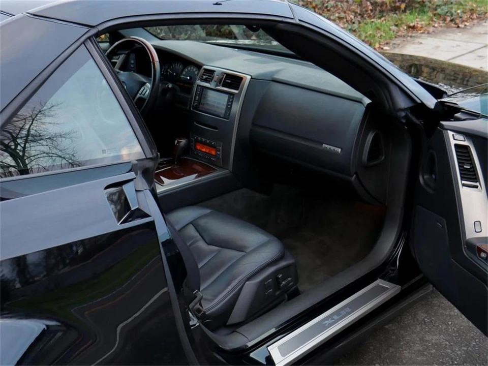 2005 Cadillac XLR - Image 21 of 31