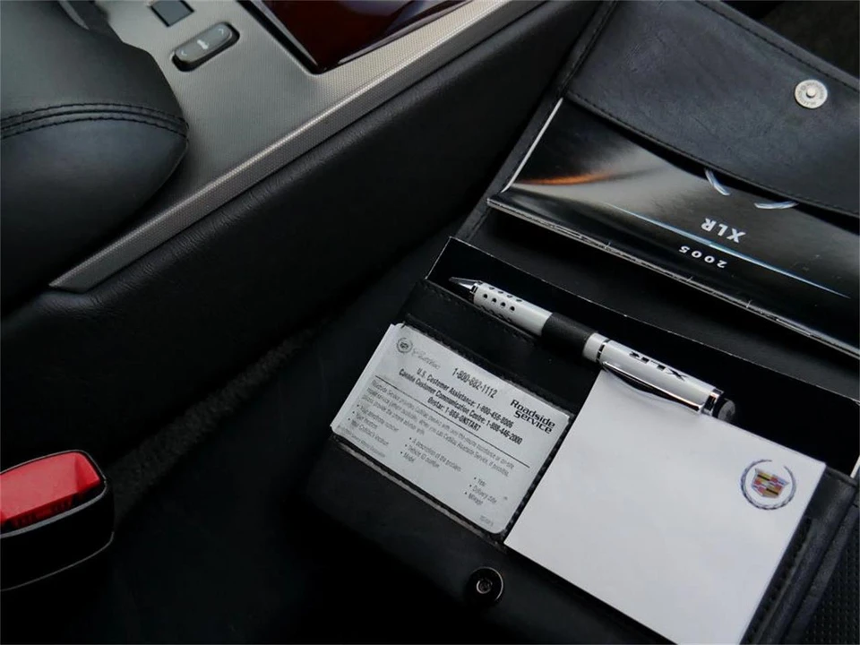 2005 Cadillac XLR - Image 27 of 31