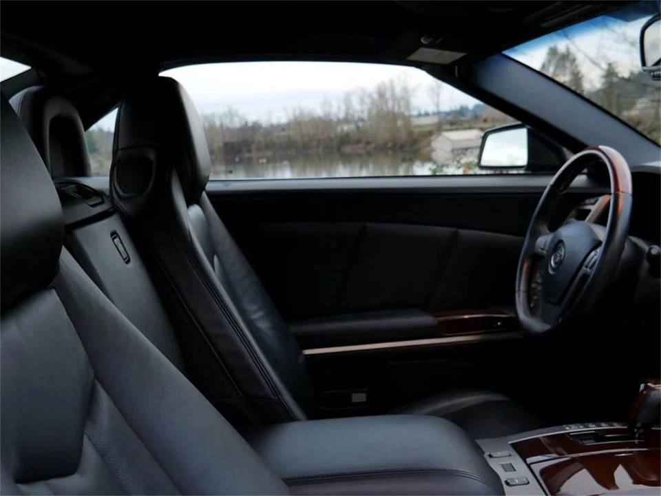 2005 Cadillac XLR - Image 24 of 31