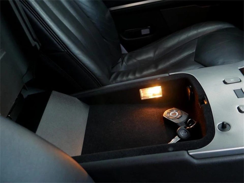 2005 Cadillac XLR - Image 26 of 31