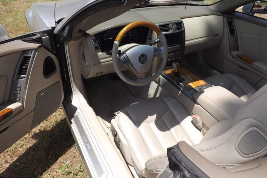 2005 Cadillac XLR - Image 4 of 8