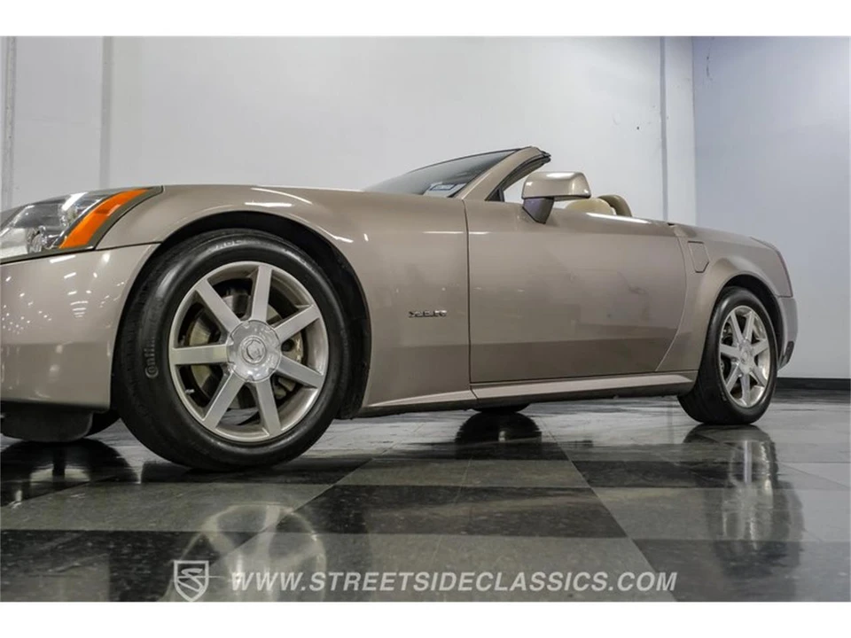 2005 Cadillac XLR - Image 22 of 31