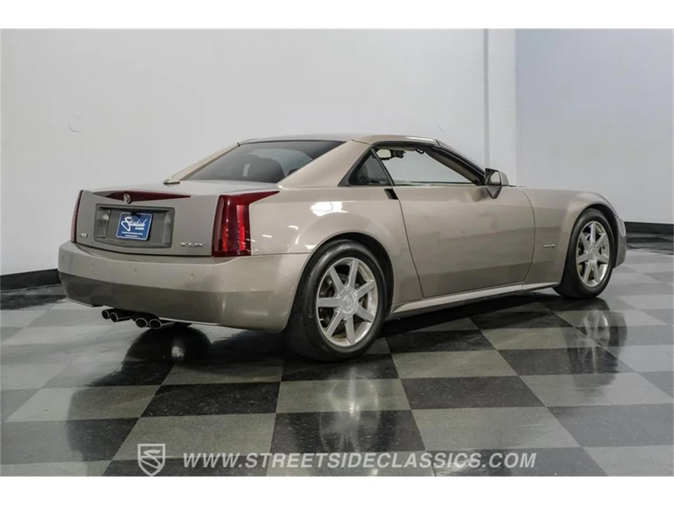 2005 Cadillac XLR - Image 12 of 31