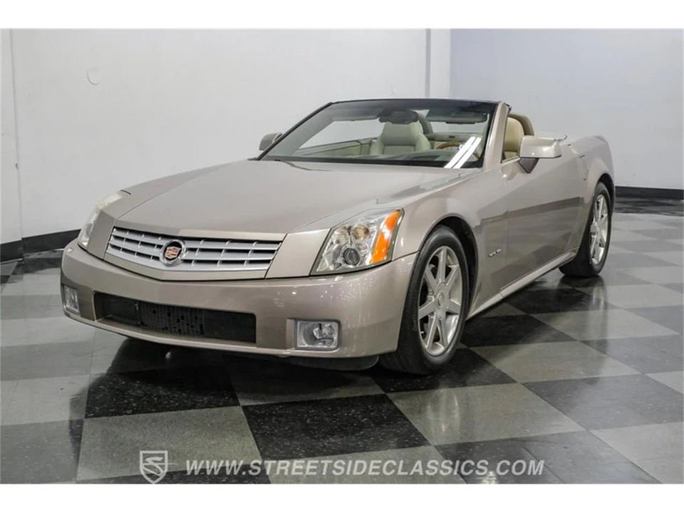 2005 Cadillac XLR - Image 19 of 31