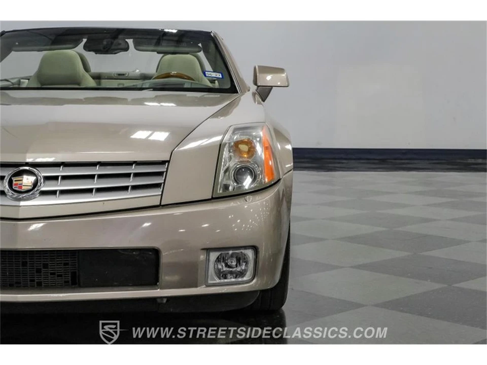 2005 Cadillac XLR - Image 20 of 31